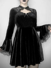 Robe gothique femme finition velours cycle lunaire