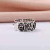 Bague gothique tete de mort noir