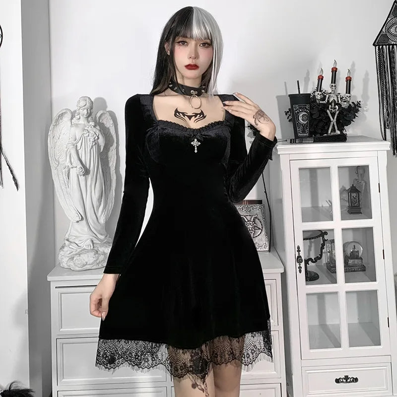 Robe gothique noir en velour style e-girl