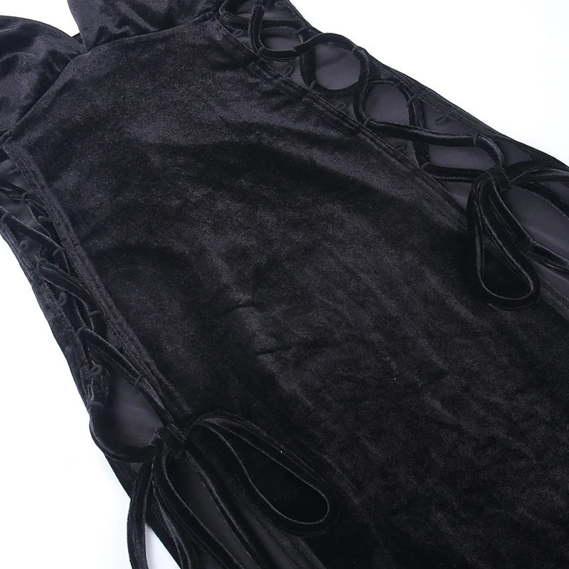Robe gothique longue noir poitrine ouverte